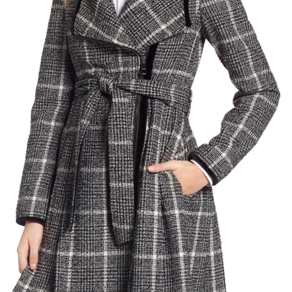 BNWT SMALL GUESS COAT